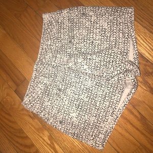 High waisted pattern black and white shorts